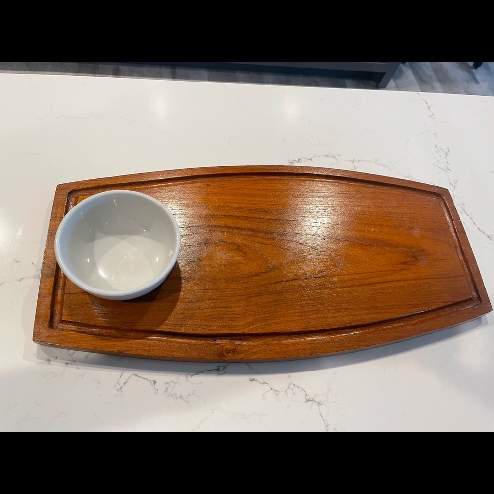 Agree Bangkok Teak Wooden Serving Tray with white bowl. Bemerk Venligst.